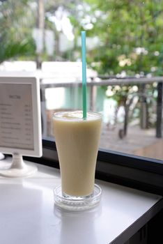 Thai mango smoothie