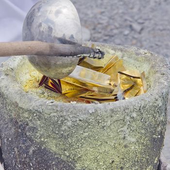 gold leaf casting