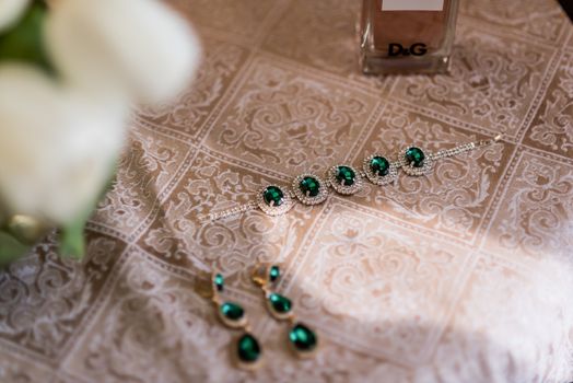 wedding emerald jewelry bridesmaid