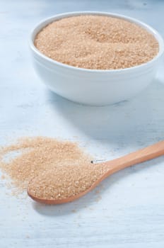 Different types of sugar: brown, white and refined sugar