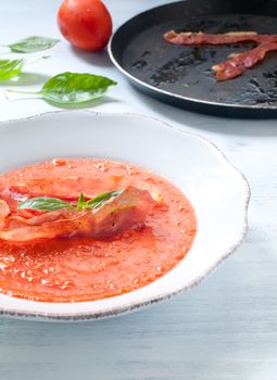 Cold tomato soup with crispy prosciutto