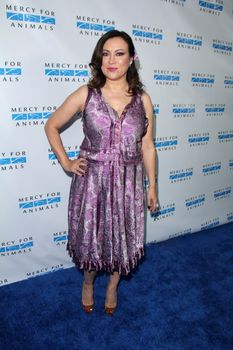 Jennifer Tilly at the Mercy For Animals Hidden Heroes Gala, Unici Casa, Culver City, CA 08-29-15