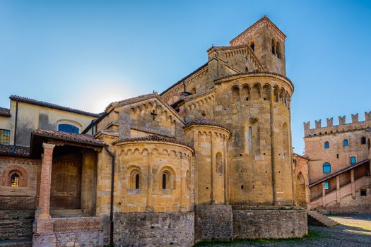 In the picture the Collegiate Castell'Arquato near Piacenza, the church is of medieval origin and dates back to the year 758 .