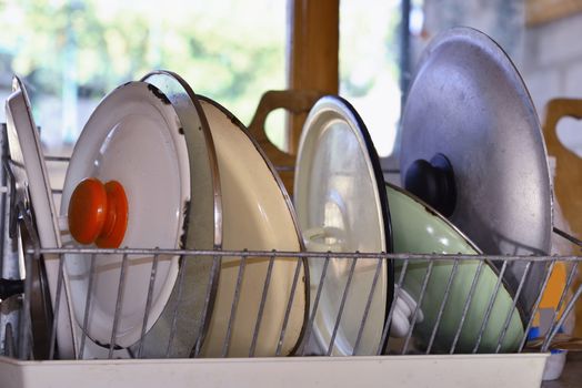 wash-up and drying  kitchenware