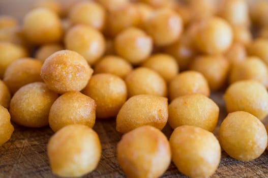 Round crackers on a wooden board