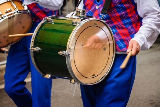 Every years in Lacchiarella(milano) there is a festival "festa dell'oca" where thounsands people arrive to see this manifestation.