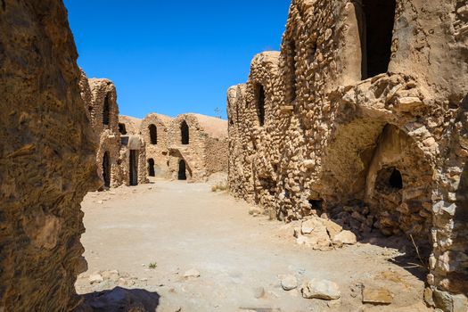 Located about twenty kilometers from the Sahara, Ksar Haddada is one of the scenes of the movie "Star Wars, Episode I: The Phantom Menace."