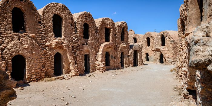 Located about twenty kilometers from the Sahara, Ksar Haddada is one of the scenes of the movie "Star Wars, Episode I: The Phantom Menace."