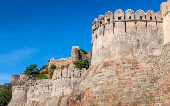 Fortress wall in the Kumbhalgarh fort, Rajasthan, India, Asia