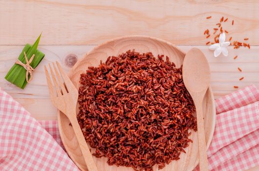 Steamed whole grain traditional thai rice best rice for healthy and clean food on wooden background