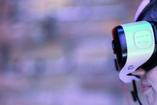 CANADA, Toronto: An attendee wears a virtual reality headset at the Festival of International Virtual and Augmented Reality Stories on September 19,2015.  	The festival was an exhibition of virtual reality and augmented films that are experienced through a virtual reality headset.