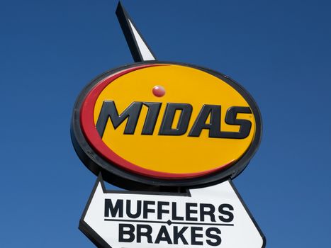 PASADENA, CA/USA - JUNE 21, 2015: Midas Automotive Service facility.  Midas, Inc. is a chain of automotive service centers headquartered in Itasca, Illinois.