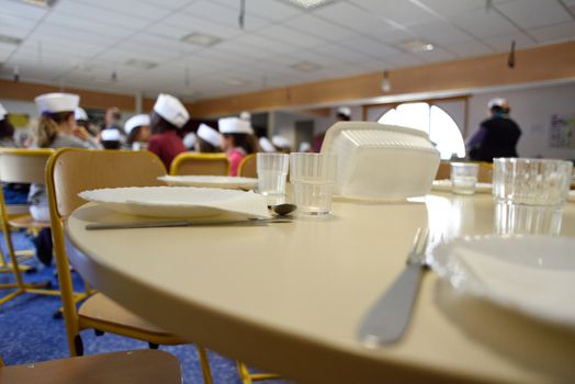 FRANCE, Valence : Pupils sit at canteen tables waiting for their exceptionnal menu at Celestin Freinet school in Valence (Dr�me), on September 25, 2015 on the occasion of French gastronomy days from September 25 to September 27, 2015. 