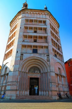 Close-up view of the Baptistery of Parma, built in Romanic style and decorated by Benedetto Antelami. Magnificent monument built between 1196 and 1270.