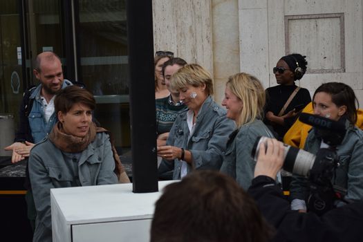 UNITED KINGDOM, London:  Emma Thompson	Actress Emma Thompson joined John Sauven, director of Greenpeace, and a number of activists and other members of the public outside Shell's Headquarters in London on September 29, 2015 to celebrate the announcement that Shell had abandoned its plans to drill for oil in the Arctic.  	According to our contributor about 50 to 100 people listened as Sauven and Thompson spoke of the victory and their continuing fight, which would see their puppet polar bear Aurora being relocated to Paris. 