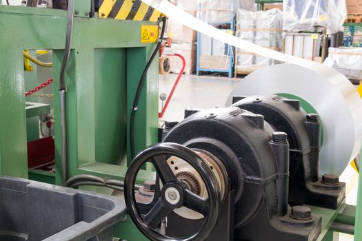 press molding adjusting wheel  for correct positioning aluminum roll