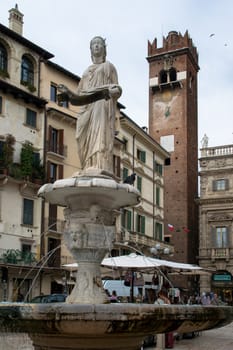 square herbs verona