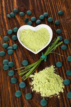 Spirulina, chlorella, barley and wheatgrass. Green supplement, superfood detox.