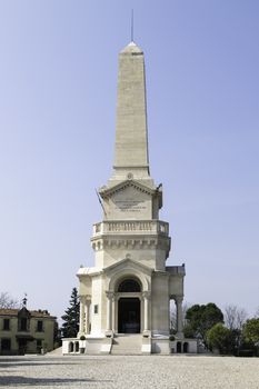 ossuary of Custoza was erected in 1879 at the behest of Don Gaetano Pivatelli, keeps the remains of the fallen of the First and Third Italian War of Independence (in 1848 and 1866 respectively).