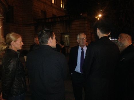 US, Portland: Religious leaders, police and locals attended a vigil outside Portland City Hall on September 1, 2015, following a mass shooting at Umpqua Community College, Roseburg. 13 people are now confirmed to have been shot dead at the college. Members of the Oregon Symphony also played at the vigil.