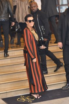 FRANCE, Paris : American TV producer Kris Jenner enters InterContinental hotel in Paris on October 1st, 2015 for Paris Fashion week. 