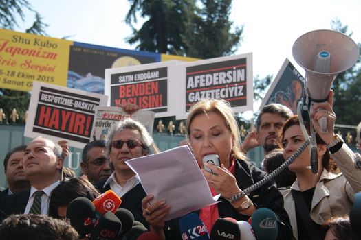 TURKEY, Istanbul: Turkish journalists protested against pressure put on the press by the government, and attacks towards journalists, in Istanbul on September 3, 2015.	News directors, editors and reporters participated in the protests, calling for a free and independent press. Banners included the sign in black and white stating: Free press cannot be silenced.