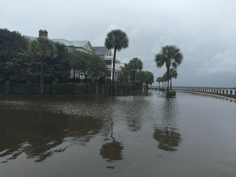 UNITED-STATES, Charleston : Heavy rains dropped nearly 17 inches on the state capital of Charleston in a 17 hour span when catastrophic floods ravaged much of South Carolina on October 4, 2015. At least nine people died in South Carolina as a result of the flooding and one person has died in neighboring North Carolina. The storms also left some 30,000 residents without power and shut down many major roads. Governor Nikki Haley called the rains the worst in 1,000 years. 