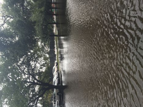 UNITED-STATES, Charleston : Heavy rains dropped nearly 17 inches on the state capital of Charleston in a 17 hour span when catastrophic floods ravaged much of South Carolina on October 4, 2015. At least nine people died in South Carolina as a result of the flooding and one person has died in neighboring North Carolina. The storms also left some 30,000 residents without power and shut down many major roads. Governor Nikki Haley called the rains the worst in 1,000 years. 