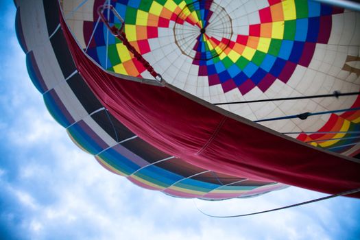 Hot air balloon firing up