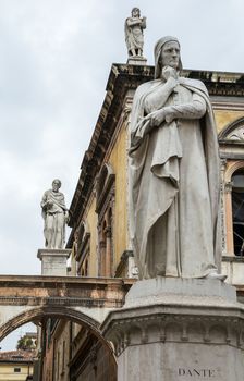 statue of Dante Alighieri in Verona