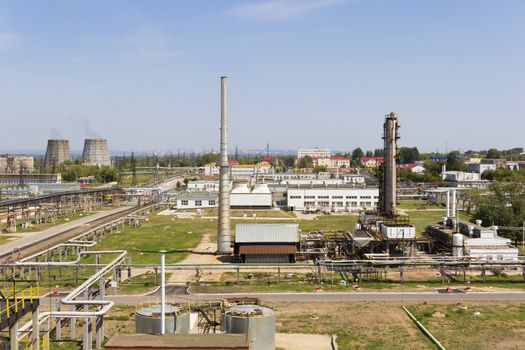 A complex oil refinery for making gasoline