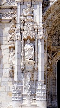 column details jeronimos architecture lisbon Portugal