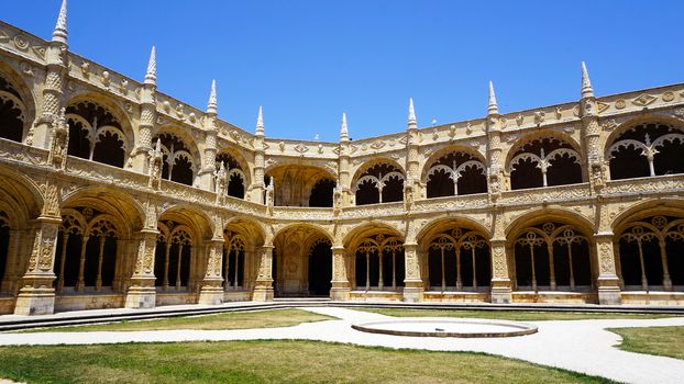 jeronimos interior architecture lisbon Portugal