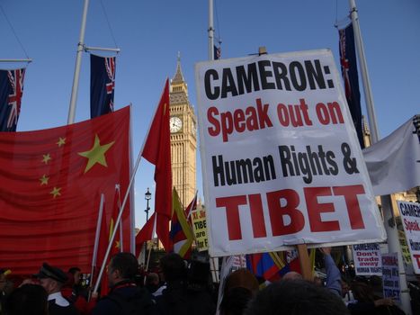 UK, London: Dozens of pro-Tibet protesters rally outside Parliament in London, England on October 20, 2015, as Chinese President Xi Jinping arrives for his address during his four-day visit. Since China's invasion of their country in 1950, Tibetans have never stopped resisting the occupation, and claiming the destruction of their way of life.