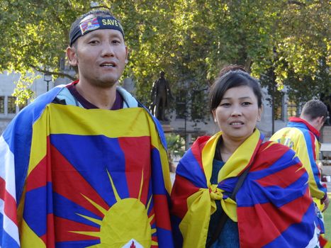 UK, London: Dozens of pro-Tibet protesters rally outside Parliament in London, England on October 20, 2015, as Chinese President Xi Jinping arrives for his address during his four-day visit. Since China's invasion of their country in 1950, Tibetans have never stopped resisting the occupation, and claiming the destruction of their way of life.