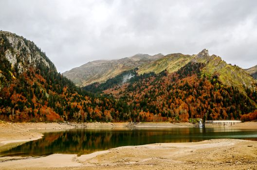 This is an outstanding mountain walk around the seven Ayous Lakes at the head of the Ossau Valley, visiting the Refuge d'Ayous. The views of the Pic du Midi d'Ossau and the surrounding area are simply wonderful. Wildlife abounds with deer, 