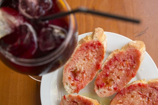 Sangria and Pa amb tomaquet - bread and tomato