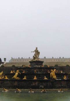 Château de Versailles fountain in the spring