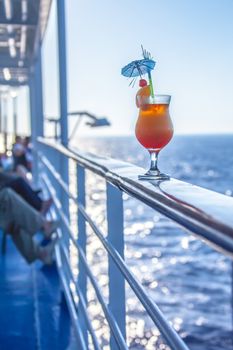  cocktails during the summer travel by sea