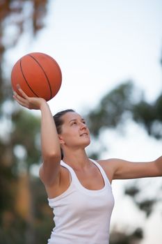 girl plays basketball, a healthy lifestyle