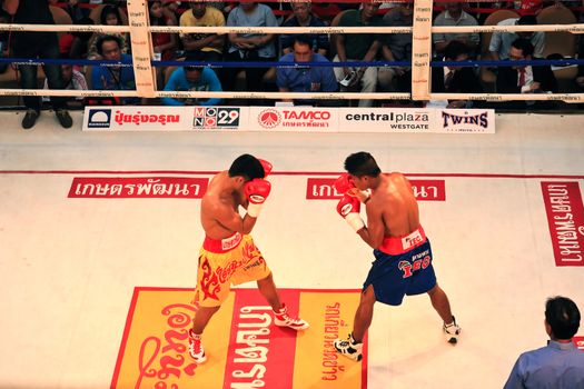 NONTHABURI, THAILAND - OCTOBER 25: Unidentified fighters fighting in the ring at Central Westgate, on October 25 ,2015 in Nonthaburi ,Thailand.