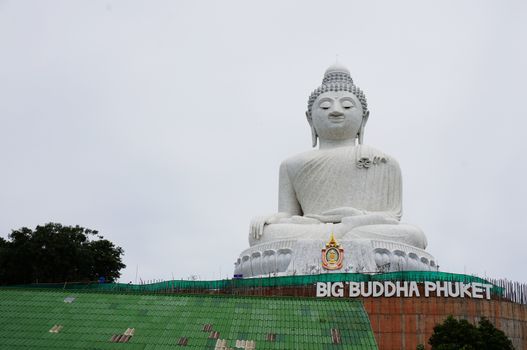 Big Buddha Phuket, is a most famous place in Phuket. This statue was on the mountain face to south, the temple still not complete, but the big buddha statue and other golden statue was done. It was a famous place in Phuket, attracted many tourist to visit here.