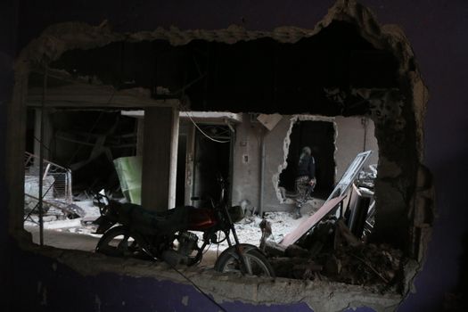 SYRIA, Harasta : Clashes between several rebel factions, Syrian army and its allies intensify in Harasta, in the northern suburb of the Syrian capital Damascus, on November 2, 2015. Violence in Damascus suburbs where rebels have been entrenched for years has claimed the lives of thousands of civilians.