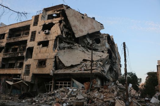 SYRIA, Harasta : Clashes between several rebel factions, Syrian army and its allies intensify in Harasta, in the northern suburb of the Syrian capital Damascus, on November 2, 2015. Violence in Damascus suburbs where rebels have been entrenched for years has claimed the lives of thousands of civilians.
