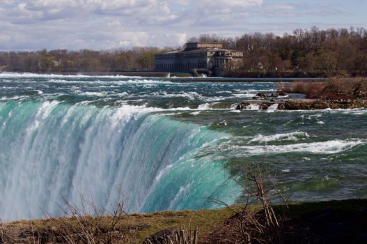 The start of the powerful Niagara falls