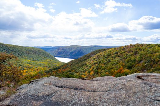 Picture taken during a hike from Breakneck ridge to Cold Spring during the fall season (NY)