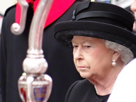 UK, London: The Queen and veterans lay wreaths at the Cenotaph in London to honour war dead on November 8, 2015. The Remembrance Sunday service was held at the Cenotaph in Whitehall.