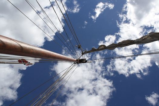 Mast and sky, With Norwegian flag