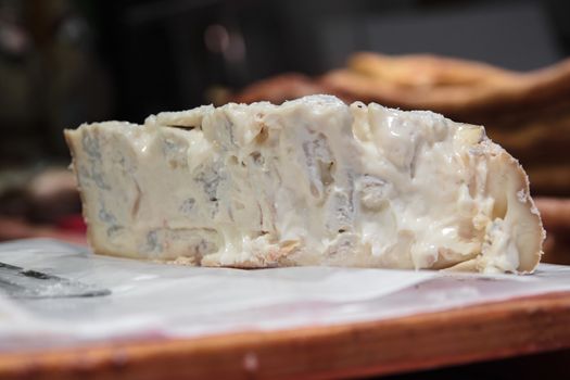 Gorgonzola is a mature cheese original Italian, made with cow's milk
