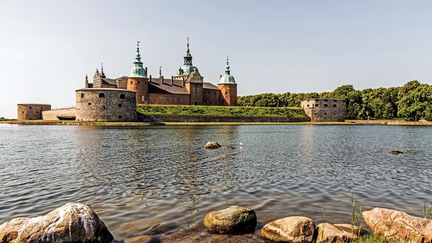 The legendary Kalmar castle dating back 800 years reached its current design during the 16th century when rebuilt by Vasa kings from the medieval castle into a Renaissance palace.
